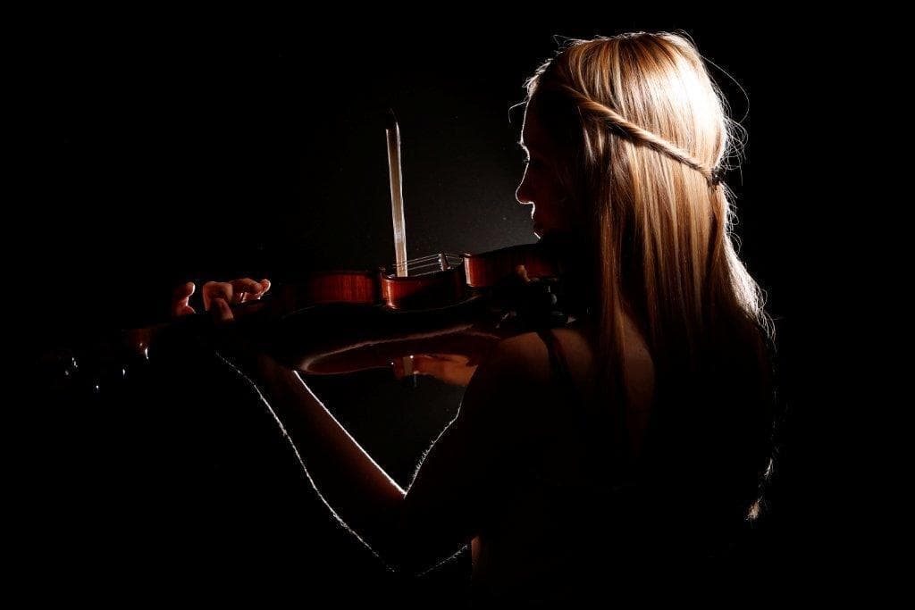 Poroka v Sloveniji — glasba za poroko z violino v živo